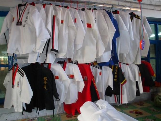 供应跆拳道服 跆拳道服装生产供应商 跆拳道用品